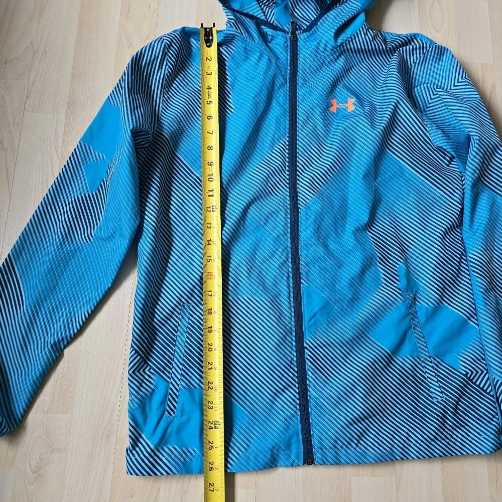 Under Armour Windbreaker Turns Into Drawstring Bag Size XL
